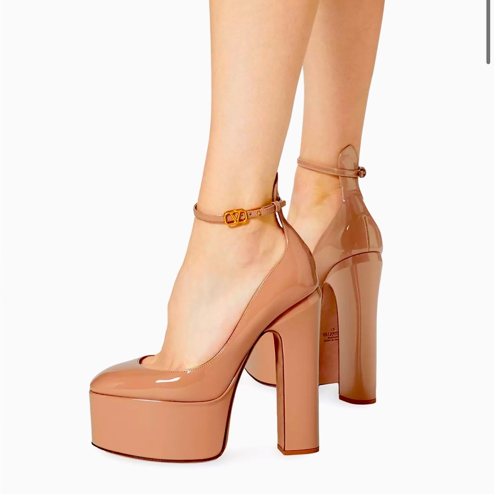 Valentino Garavani Tango Patent Leather Pump Rose Cannelle Nude size 39